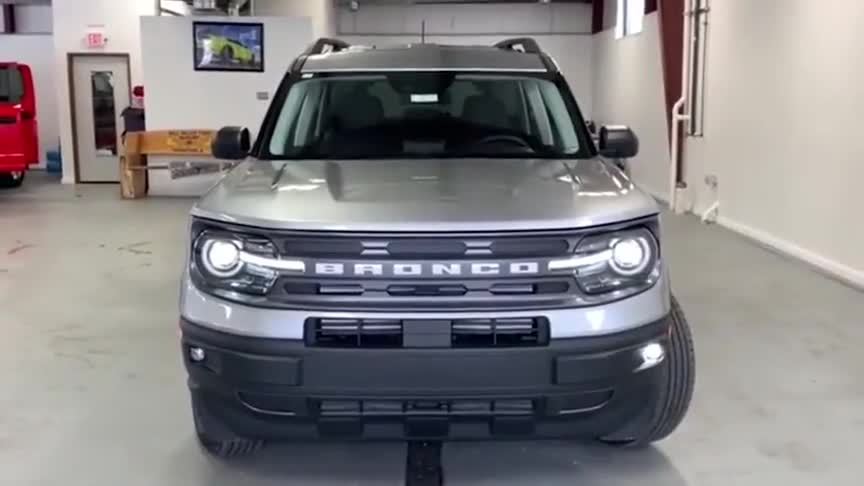 2021款福特Bronco入库实拍，颜值不输坦克300，还想啥牧马人