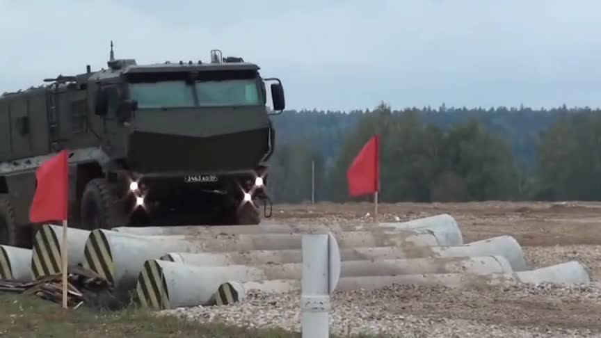 俄罗斯列装的台风k装甲车