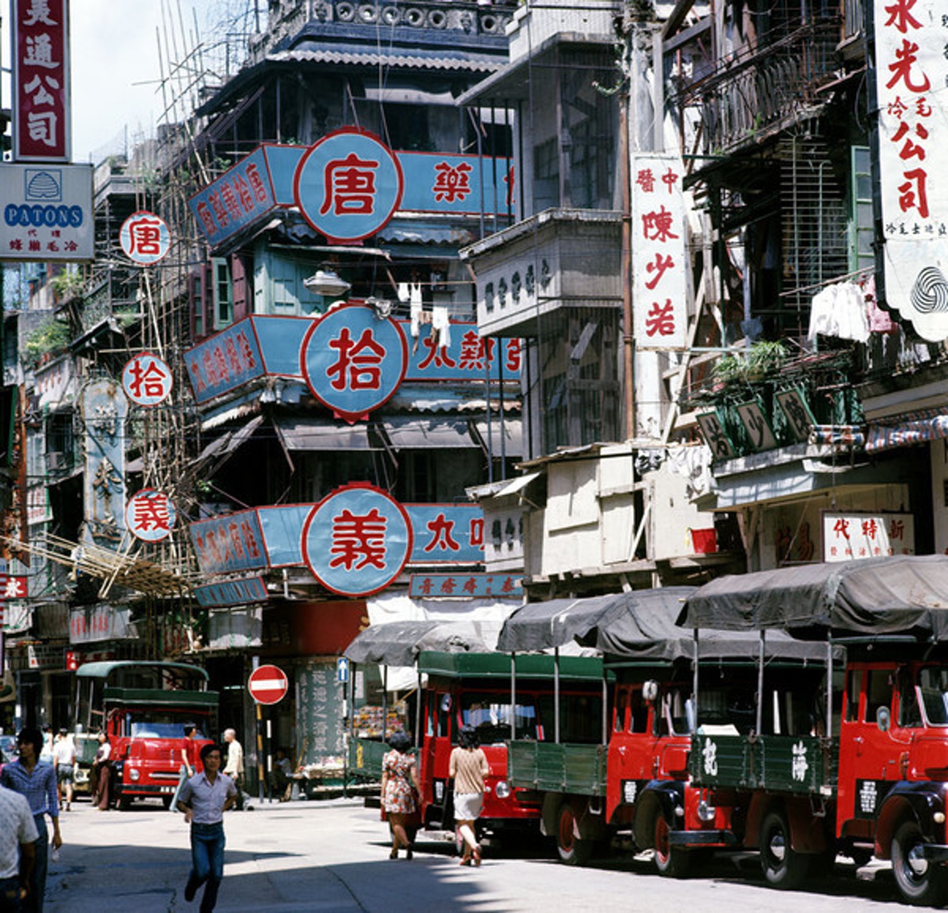 外国摄影师镜头下的老香港,街头百态,不同年代不一样的韵味