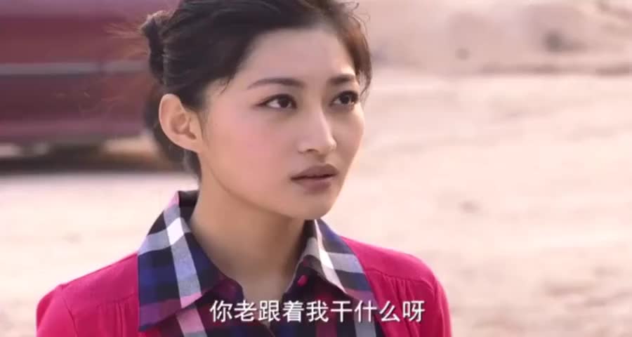 富家女爱上了穷小子,跑到工地去表白,哪料穷小子转身就走