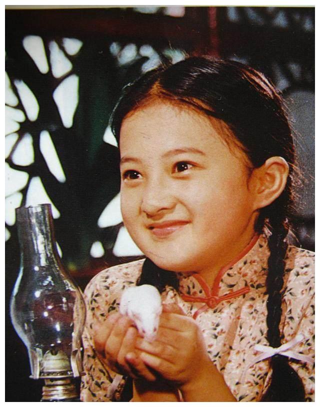 撒贝宁暗恋,琼瑶力捧的"国民闺女"金铭,北大才女如今大变样