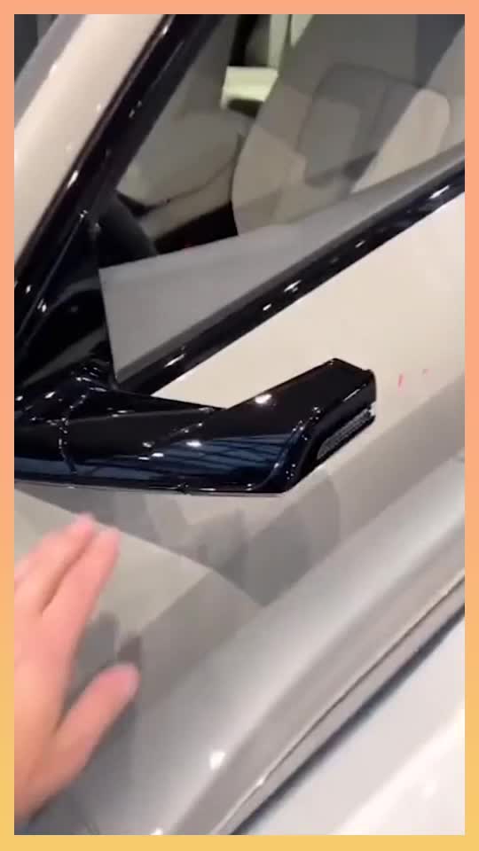 新款奥迪连个后视镜都没有，不是买不起，是因为功能不全！