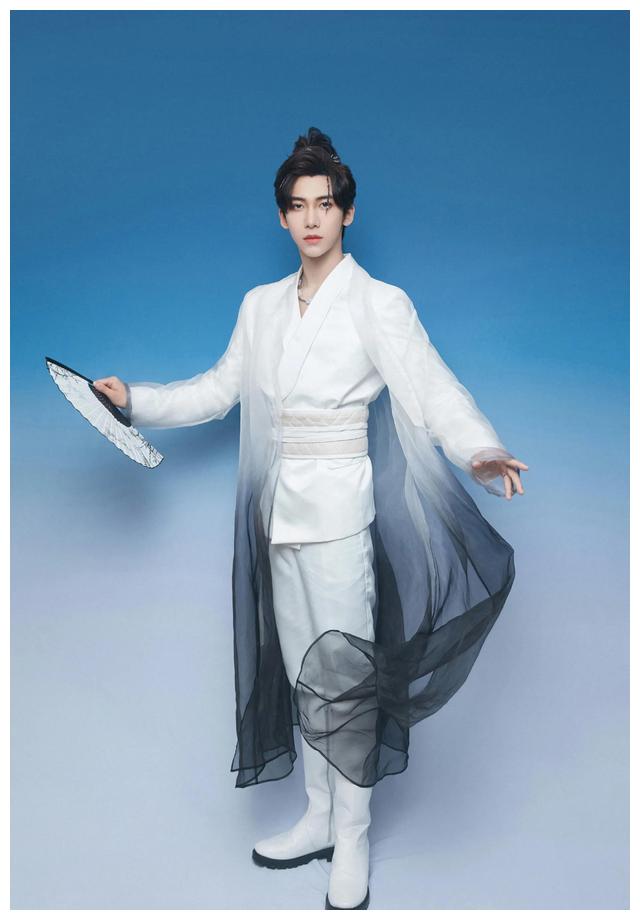 丁泽仁丸子头古装造型是不是超帅的,白衣少年!