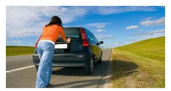 老司机也担心的四大开车操作,交警提醒:伤车又伤人,赶紧改正