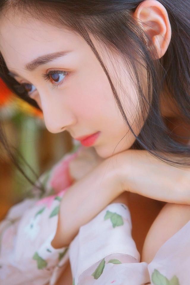 清纯阳光甜美大眼长发美女生活唯美写真