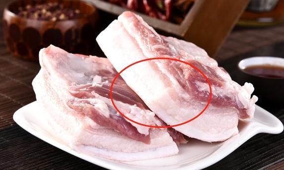 肉铺老板透露这3处一看便知土猪肉和饲料猪肉如何区分