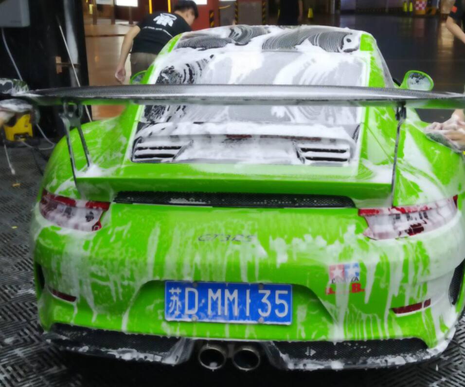 江苏溧阳街头实拍保时捷GT3RS跑车，大尾翼非常拉风！