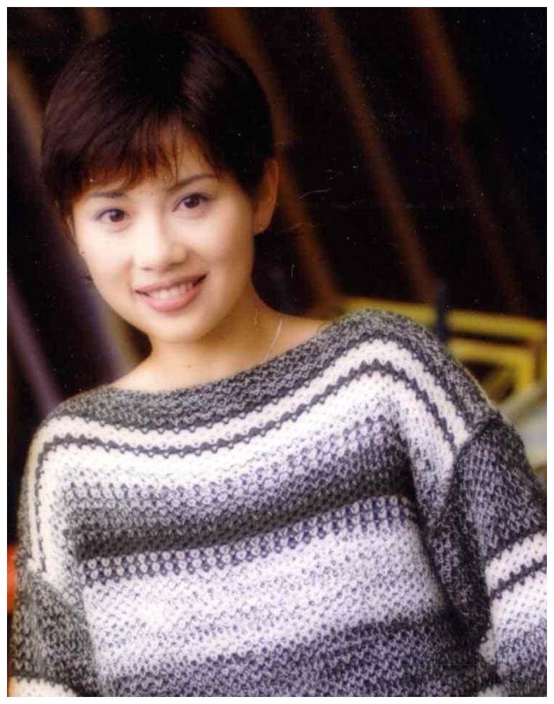 陈松伶太美了25年前的假小子港风穿搭堪称tvb短发女神