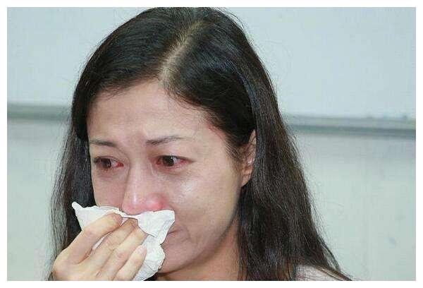 选美冠军吴绮丽 到底是成龙毁了她 还是她毁了自己和