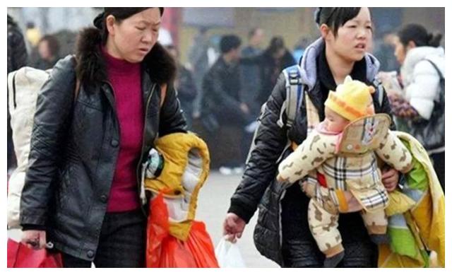儿子到一定年纪,妈妈就要“退出”了,事事干预会养成“妈宝男”