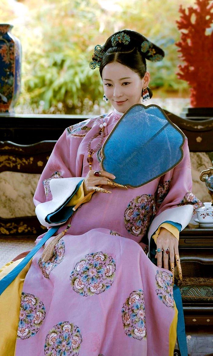 清朝嫔妃的发型演变史,从小两把头到旗头,慈禧发型最符合历史
