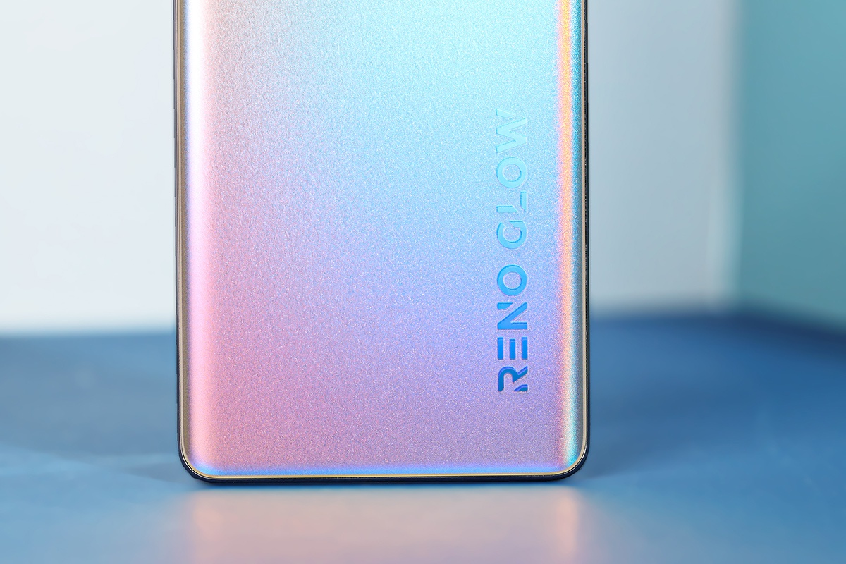 opporeno5充电蓝色,oppo闪充绿色和蓝色 星钻升级更加闪耀 oppo reno5 pro手机图赏