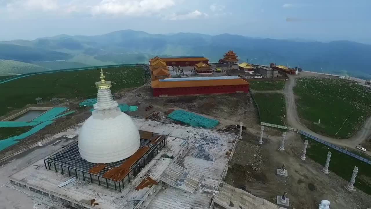 航拍五台山中台演教寺 红墙金瓦宛如人间天宫
