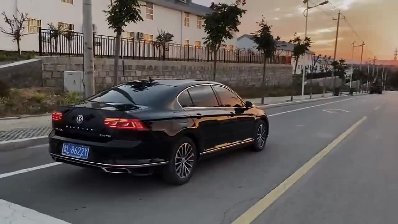 新迈腾380豪华型图片,迈腾330豪华型图片 380tsi的大众迈腾开起来就是爽