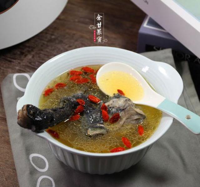 乌鸡汤,鲜美又营养