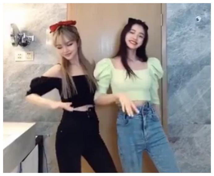网红周扬青和林允同框离开10级美颜后终于明白演员脸有多高级