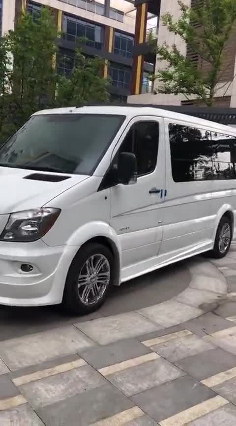 奔驰面包车
