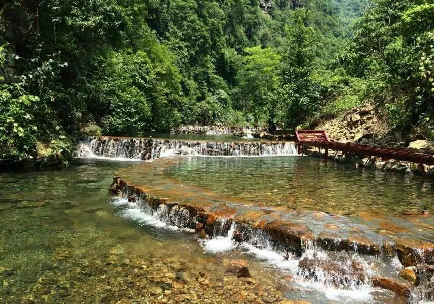 南宁周边游:马山县水锦顺庄大峡谷,泡水,玻璃栈道,泡泡屋