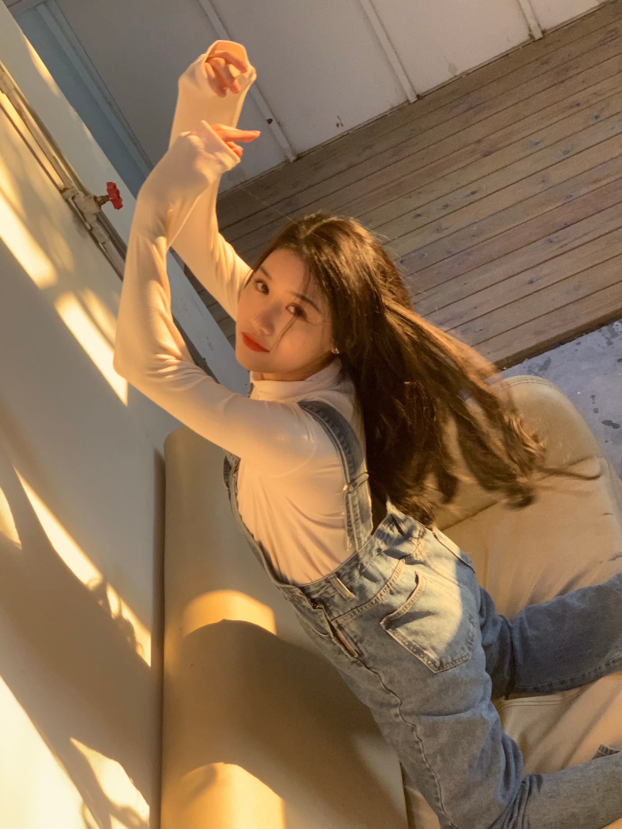 美女gnz48朱怡欣拍摄迷人美照好可爱啊