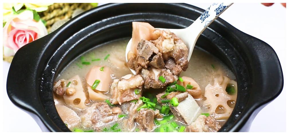 排骨汤的做法莲藕排骨汤 db95-izwfpyt8438093.jpg