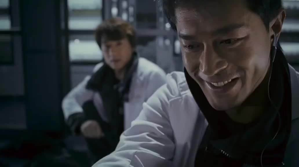 雄性动物吃软饭现象 琵琶鱼奇葩交配方式揭秘