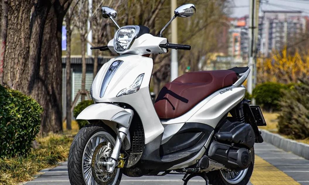 售价将近6万，实拍比亚乔大轮绵羊：高端欧系风格，水冷电喷动力