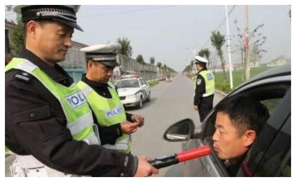喝了酒开特斯拉回家,坐在副驾驶上,用无人驾驶,算酒驾吗?