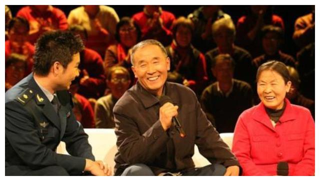蒋大为因国籍被抵制,当众向他下跪的刘和刚,才是“人生赢家”?