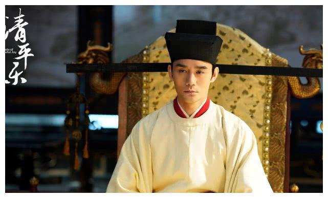 杨玏《清平乐》中扮韩琦，不仅是朝臣中的颜值担当，还挺爱八卦