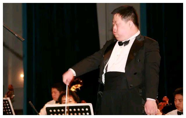 "天才指挥家"舟舟,如今风光不再,"天才"背后令人唏嘘