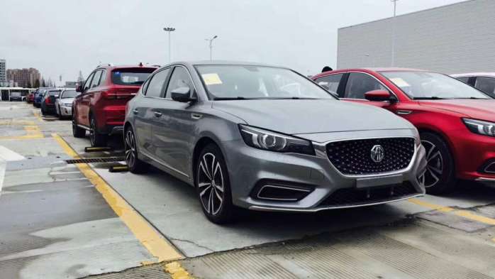 上汽工厂实拍全新名爵6,外观媲美阿特兹,敢跟本田思域叫板