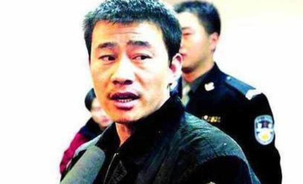 "破烂王"乔保峰:靠收破烂发家致富,哄骗三女子为他生儿育女