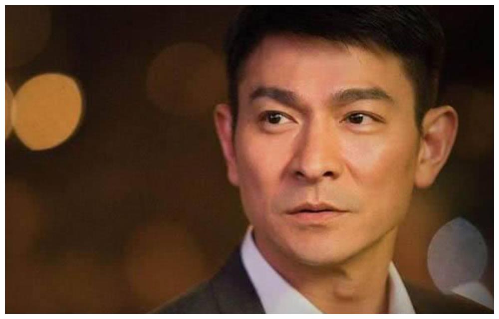 中国男明星人气排名_2019年人气最高的中国男明星,李现仅排第二