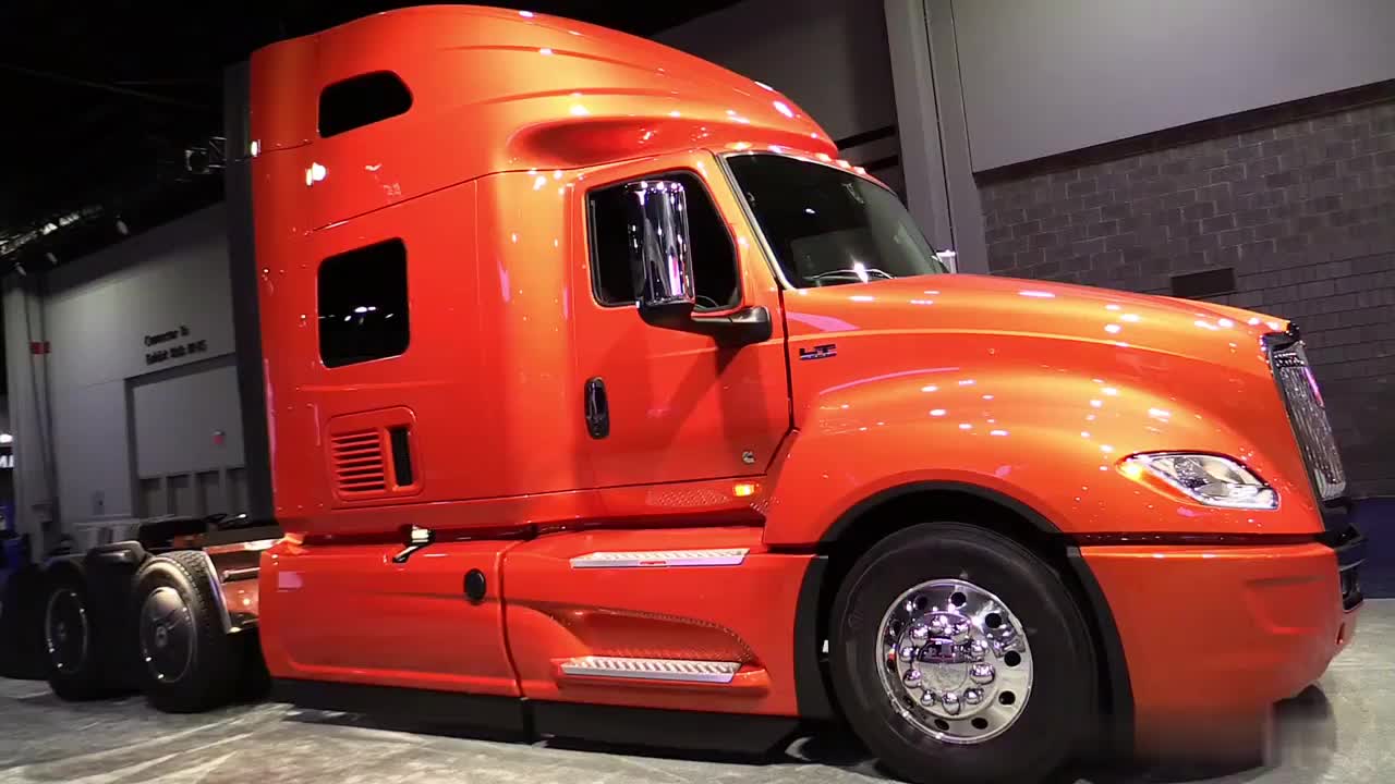 2020款 International（万国）LT625 卧铺 卡车