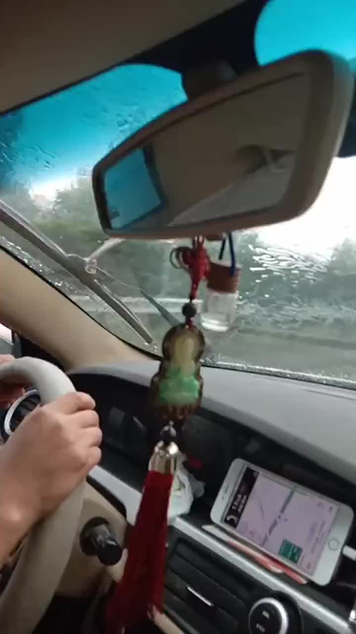 下雨天雨刮器坏了怎么办