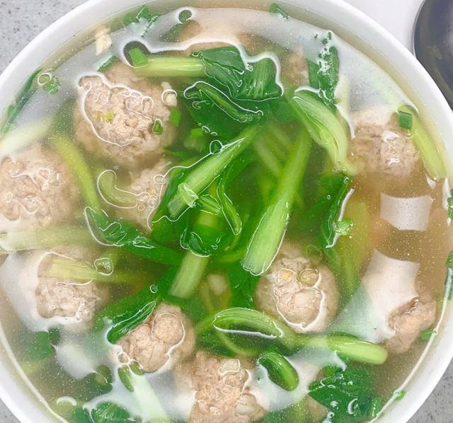 青菜肉丸汤,营养丰富,鲜美好喝