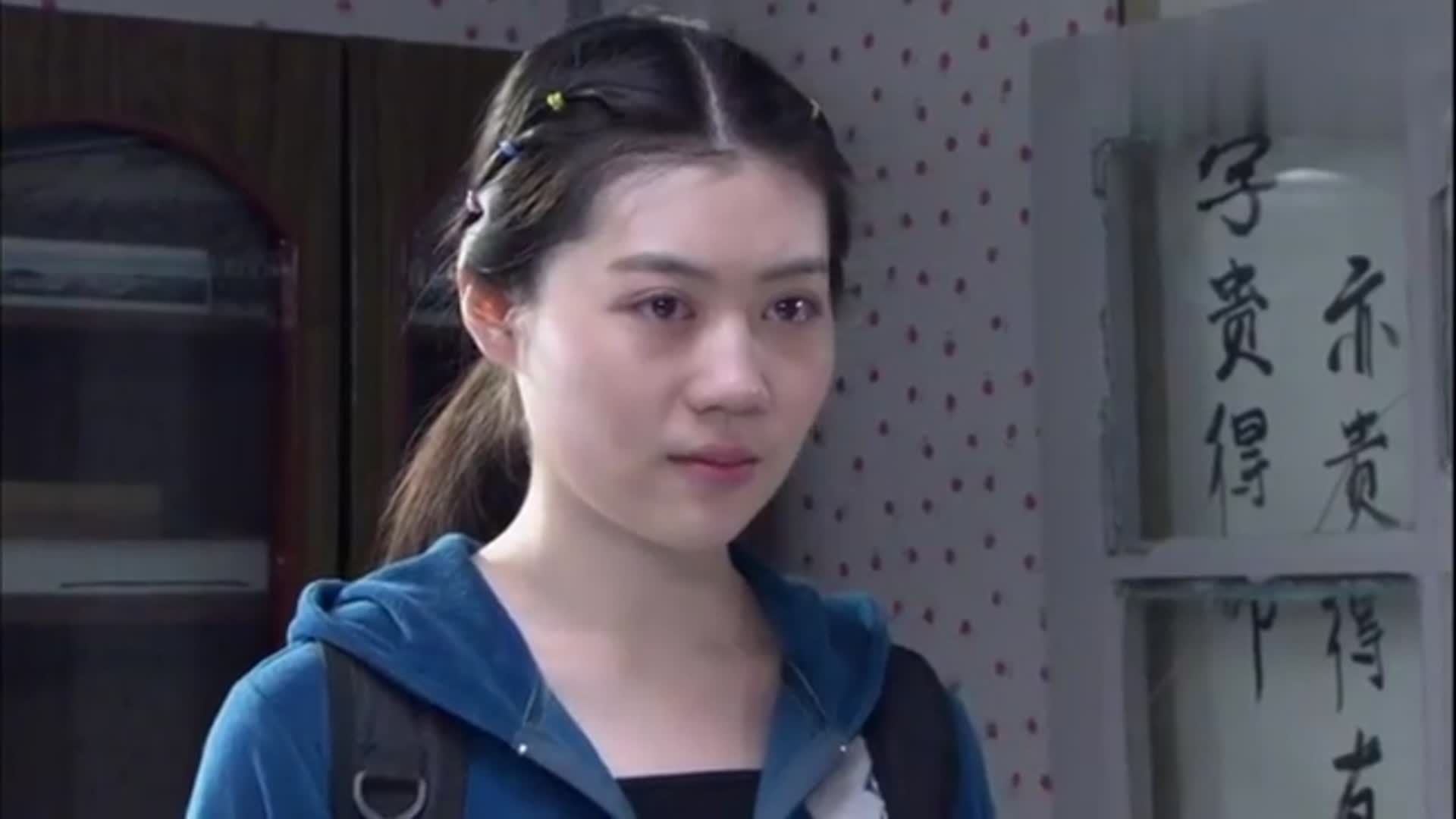 袖珍妈妈:笑笑对袖珍妈妈大吼大叫:你始终都代替不了我的亲妈
