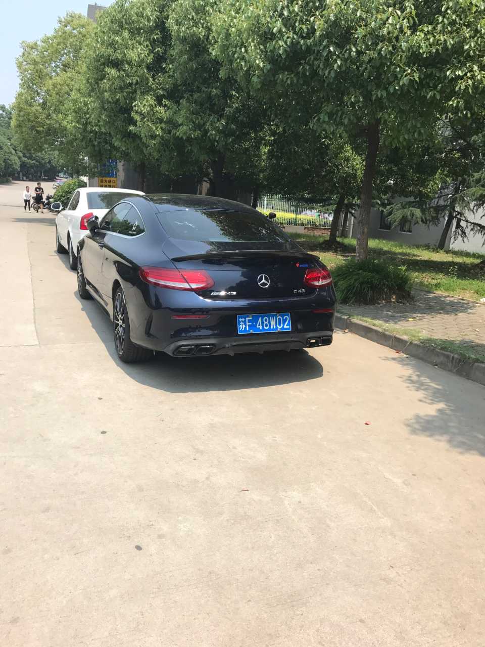 南通海门街头实拍奔驰C43AMG，轰鸣声引人注目！