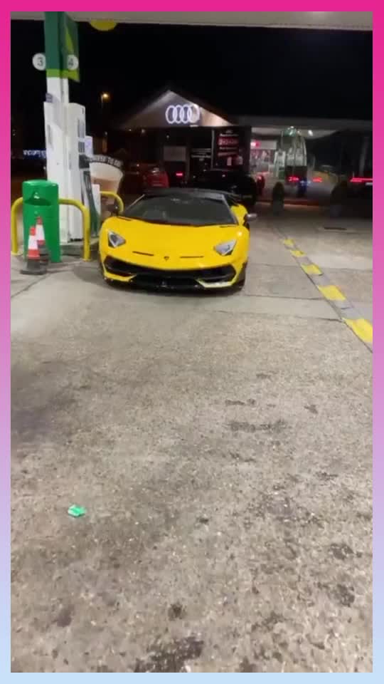 加油站老板最喜欢的豪车，百公里25L燃油，车主心里都是苦！