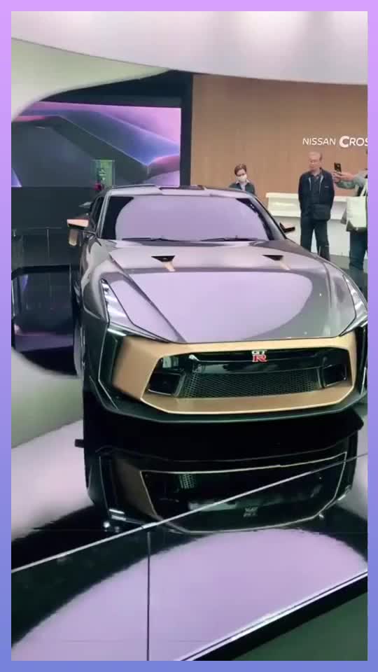 最新款日产尼桑GTR跑车