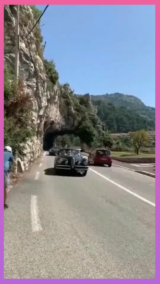 最方正的跑车，必须在公路行驶，底盘贴在地上！