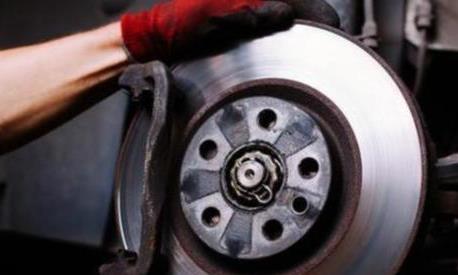 汽车刹车片多久换一次才合理，很多人都不清楚，早知早受益