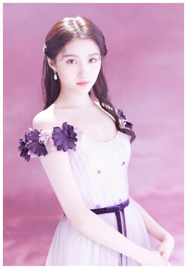 关晓彤婚纱照亮相综艺,国民女儿诠释美丽新娘,鹿晗抓紧行动呀