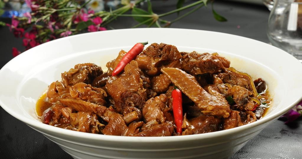 榆林有一道农家土菜,老百姓家里经常吃的一道菜——肉勾鸡