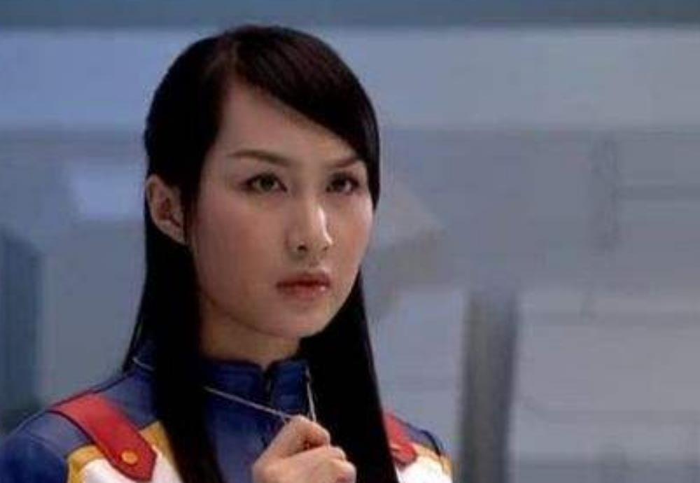 雷佳音老婆翟煦飞漂亮照片 e89d-kaaxtfm7644457.jpg