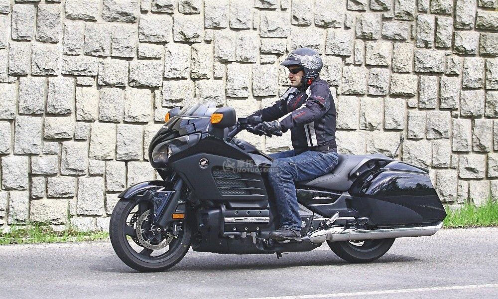 本田运动版金翼：F6B，看看是不是你的菜？