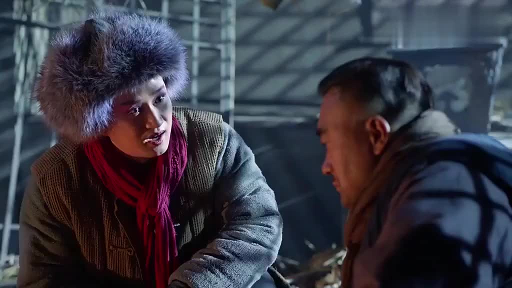 林海雪原郑三炮一心想要小白鸽哪知醉花为她求情没想到