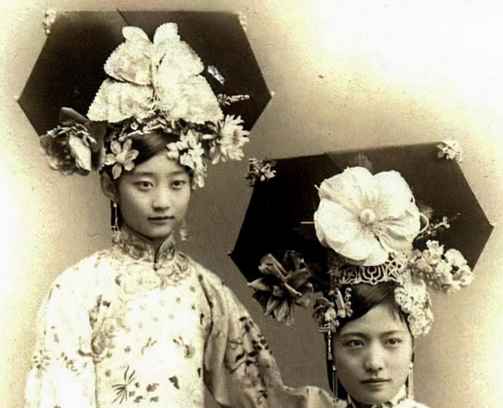 三,跟光绪不是一条心身为皇后,本是皇帝的发妻,婚后理应跟皇帝一条心