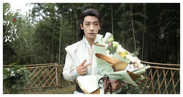 《卿卿我心》杀青,程潇谷嘉诚主演,我却被女二号颜值吸引了