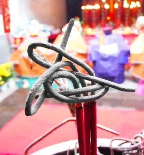 烧香时香火突然熄灭了怎么办是不详的预兆吗